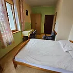 Gosciniec Halka Hostel *