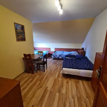 Auberge de jeunesse Gosciniec Halka *