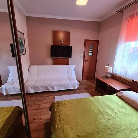 Gosciniec Halka Hostel *