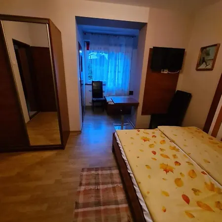 Gosciniec Halka * Звардонь