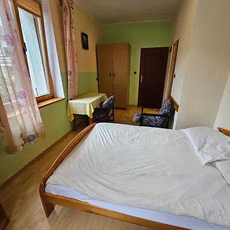 Gosciniec Halka Hostel *